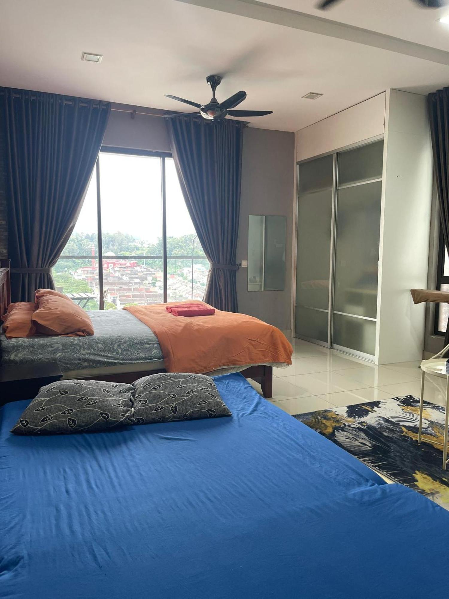 Urban 360 Studio Love Rara Suite Homestay Cuevas de Batu Exterior foto